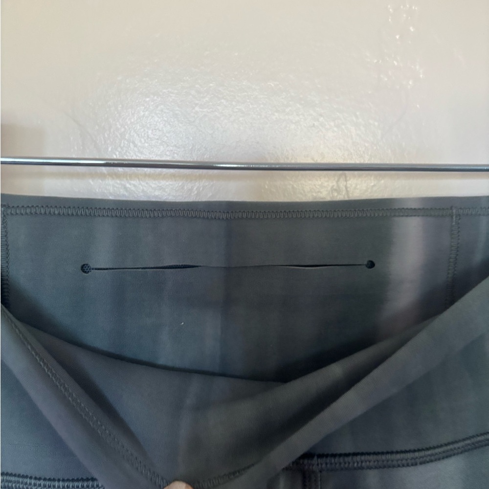 In movement tight 7/8 - Picture 3 of 4